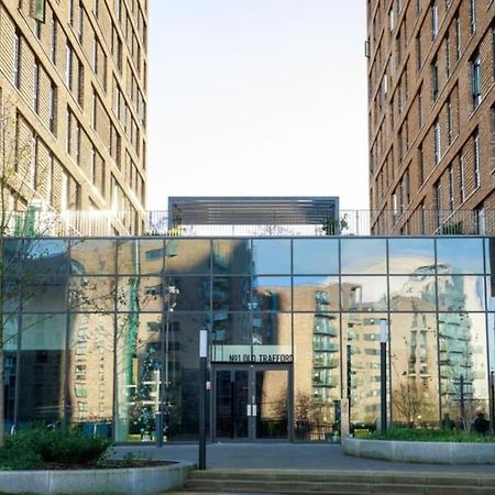Modern Trafford 1Br Apartment-Free Parking-Cinema Room Manchester Exterior photo